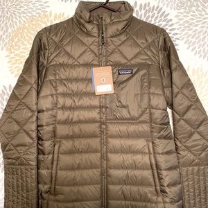 Brand new Patagonia coat in Topsoil Brown.